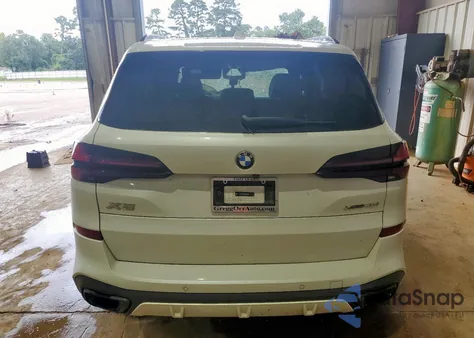 2024 BMW X5 xDrive40I z USA, uszkodzony, nr VIN 5UX23EU09R9V44768